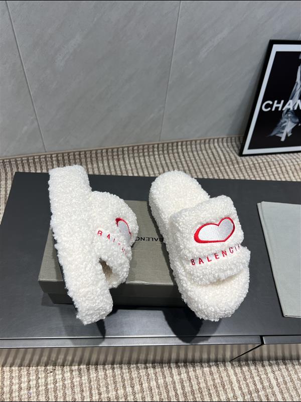 2025112818448703 210